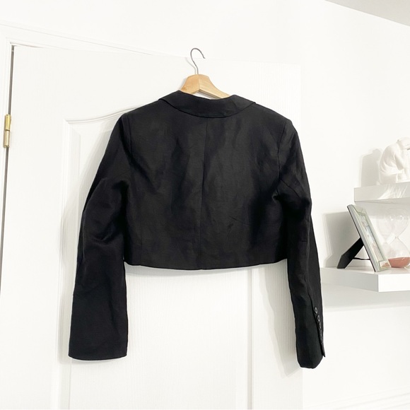 DYNAMITE | Kara cropped linen blazer - Picture 3 of 6